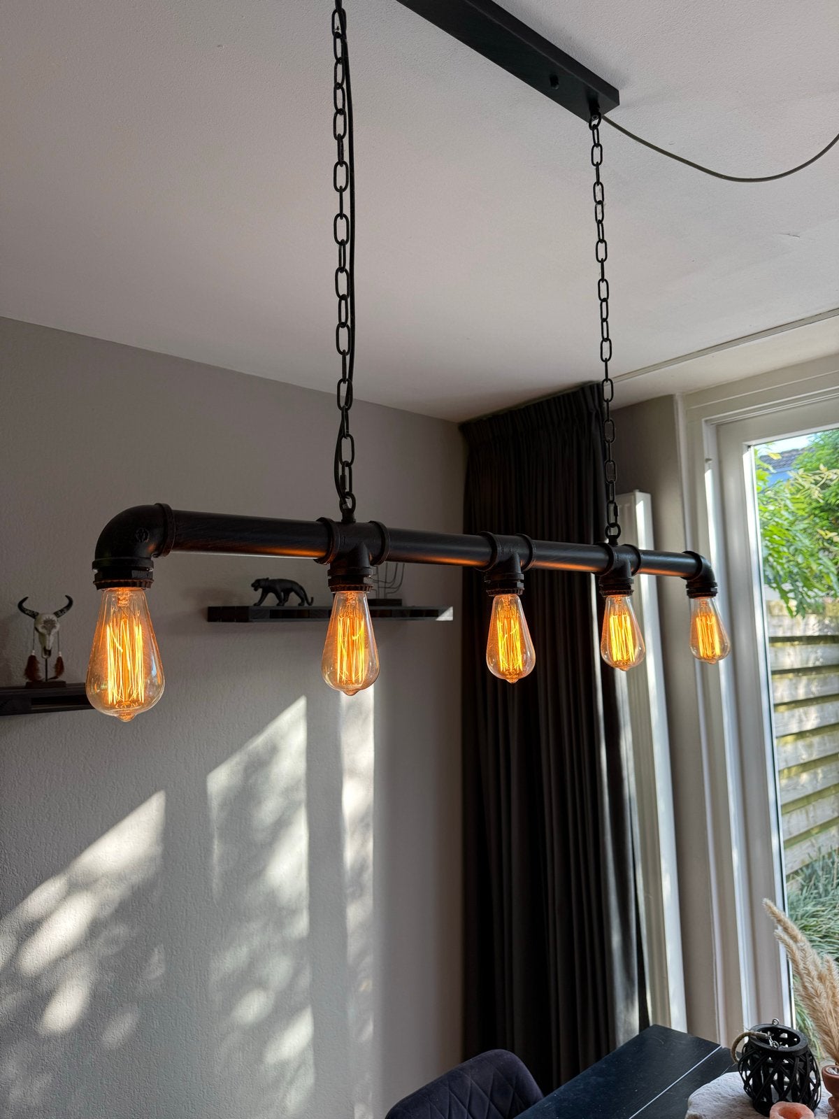 Industriële hanglamp - Zwart metalen buis met 5 Edison lampe, Huis en Inrichting, Lampen | Hanglampen, Ophalen, Zo goed als nieuw