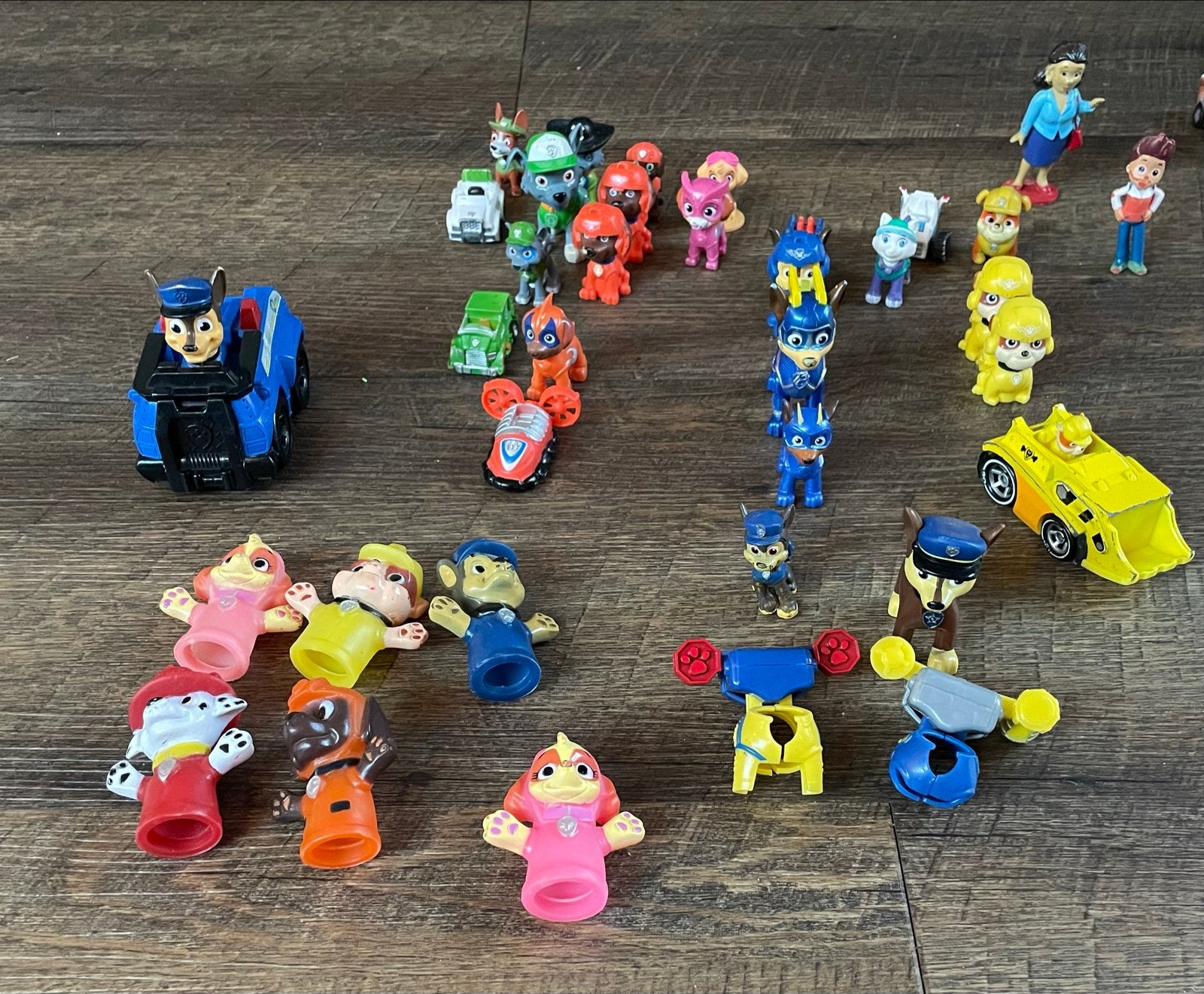 Grote collectie Paw Patrol speelgoedfiguren en voertuigen, Ophalen, Gebruikt