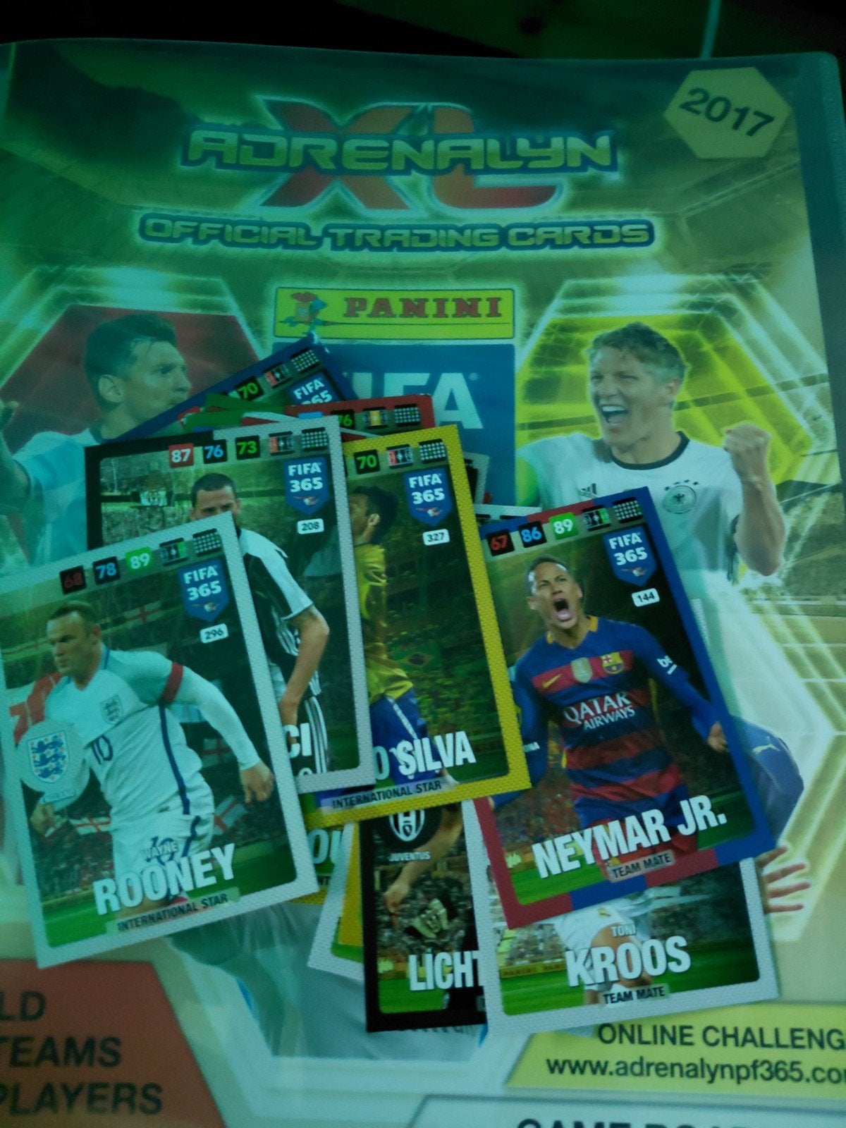 FIFA 365 Adrenalyn boek met 125+ plaatjes, Ophalen of Verzenden, Gebruikt, Buitenlandse clubs, Boek of Tijdschrift
