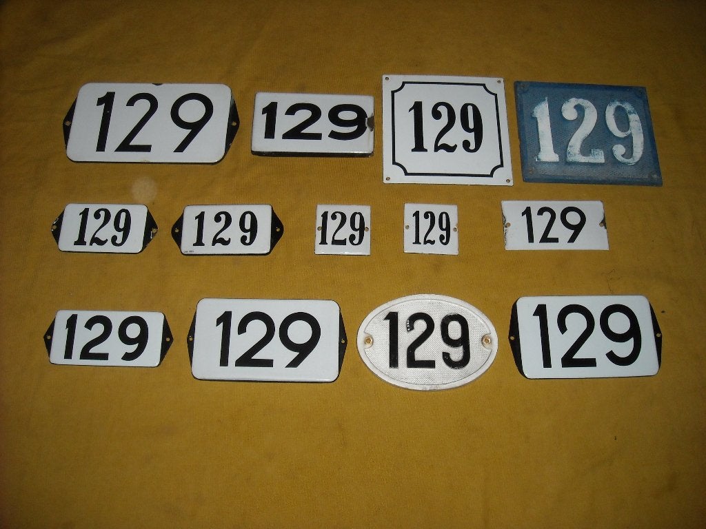 oud emaille huisnummer 129 ook 130 131 132 133 134 135 136 8, Ophalen of Verzenden