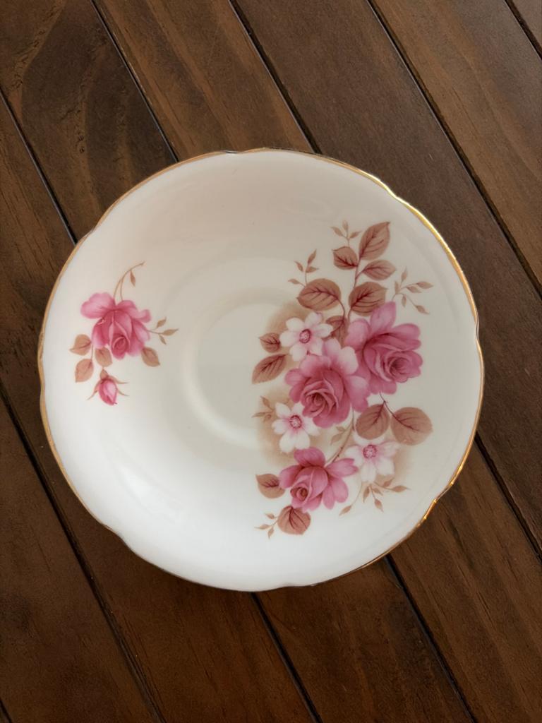 Royal Grafton Schoteltje met Rozen en Gouden Rand, Ophalen of Verzenden