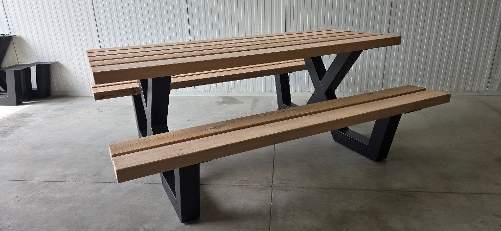 Eiken Picknicktafel met stalen onderstel, Tuin en Terras, Picknicktafels, Ophalen, Nieuw, Rechthoekig, Hout