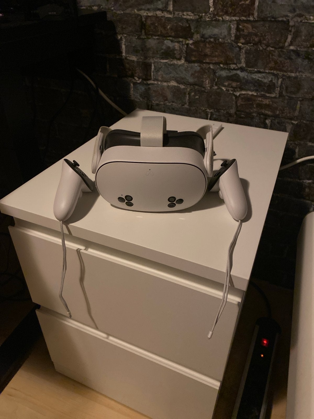 Oculus Quest VR-bril met controllers, Ophalen, Zo goed als nieuw, VR-bril, Overige platformen