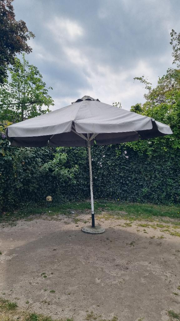 Parasol 300 cm incl. Voet, Tuin en Terras, Parasols, Ophalen, Gebruikt, 3 tot 4 meter, Zweefparasol