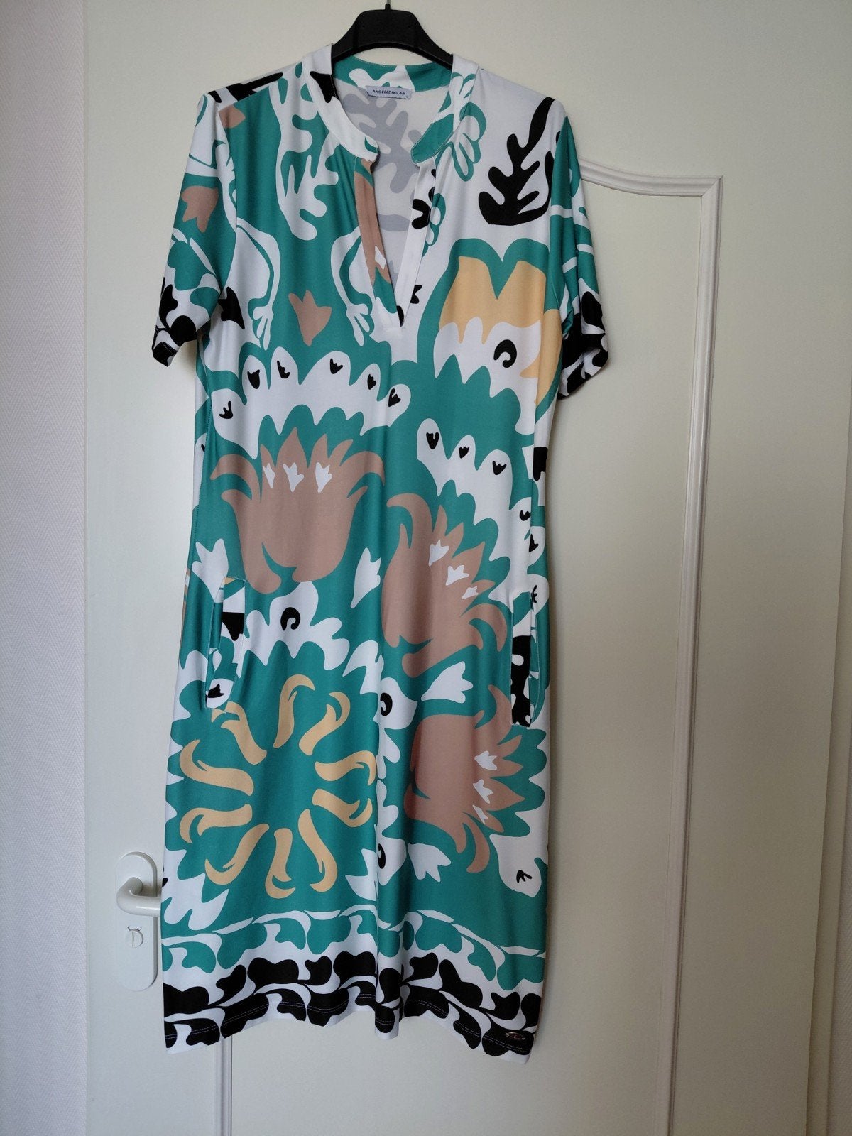 Jurk van Angelle Milan L, Kleding | Dames, Angelle Milan, Maat 42/44 (L), Nieuw, Ophalen of Verzenden