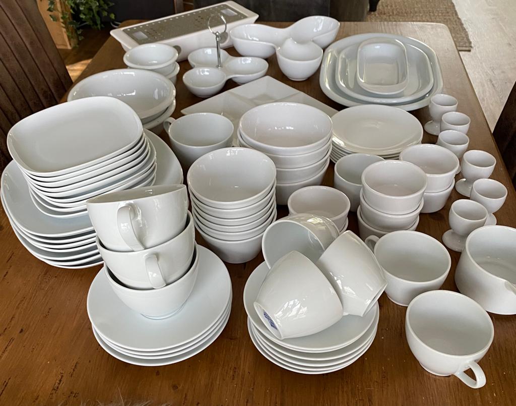 ikea servies ……wit., Huis en Inrichting, Ophalen of Verzenden, Aardewerk, Overige stijlen, Bord(en)