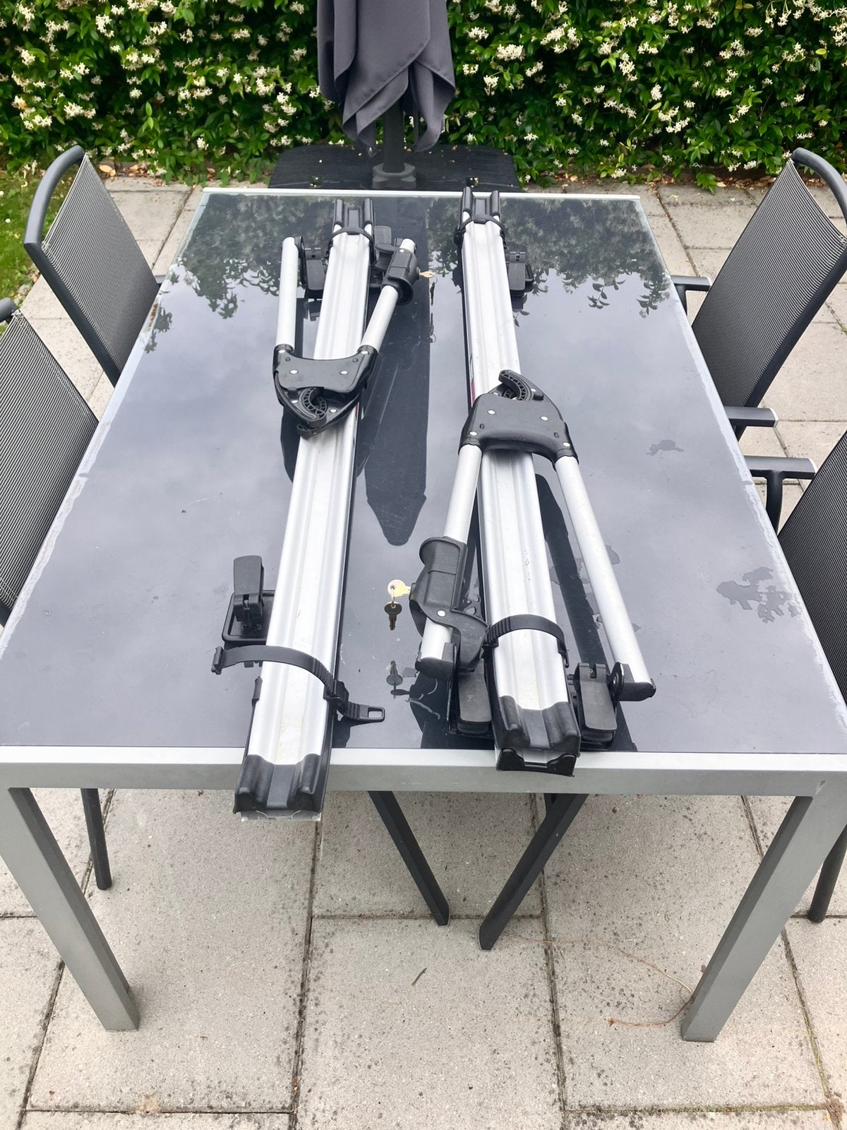 Thule Squarebar fietsendrager set, Ophalen, 2 fietsen, Zo goed als nieuw, Dakdrager