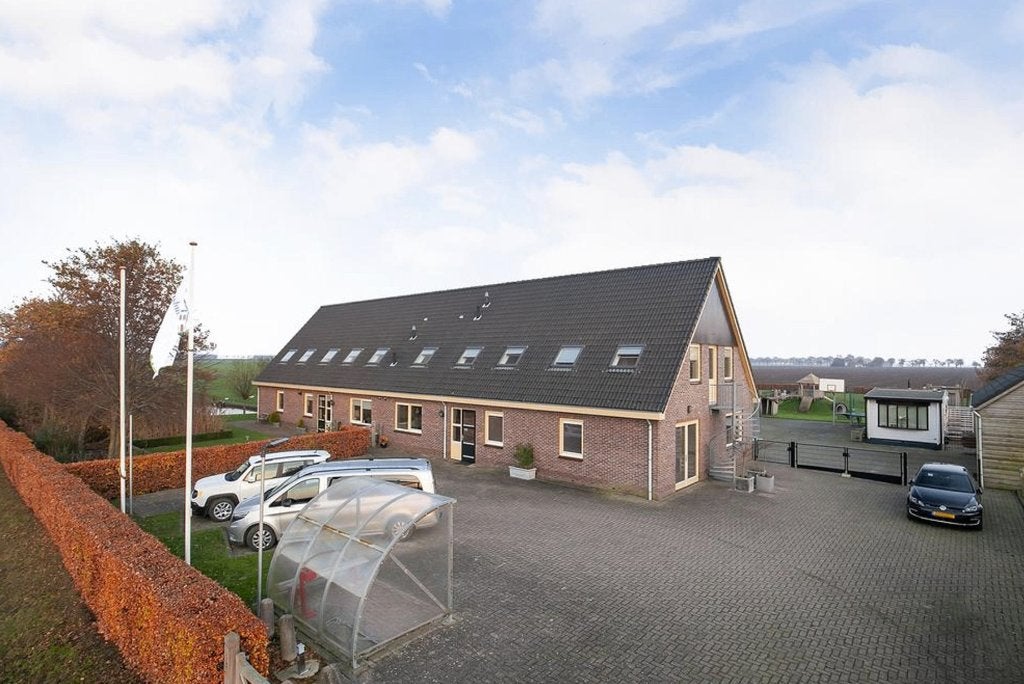 zorgboerderij te koop, Twee onder één kap, 1000 m², 1500 m² of meer, 40 kamers