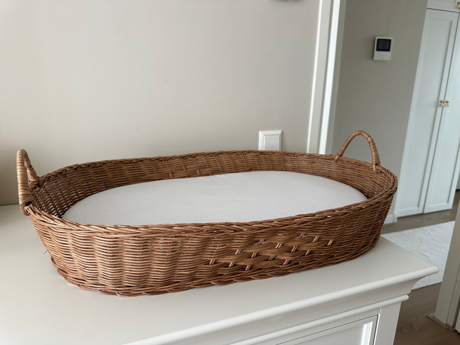 Rotan verschoonmand van ZARA, Kinderen en Baby's, Babywiegjes en Ledikanten, Zo goed als nieuw, Wieg, Ophalen