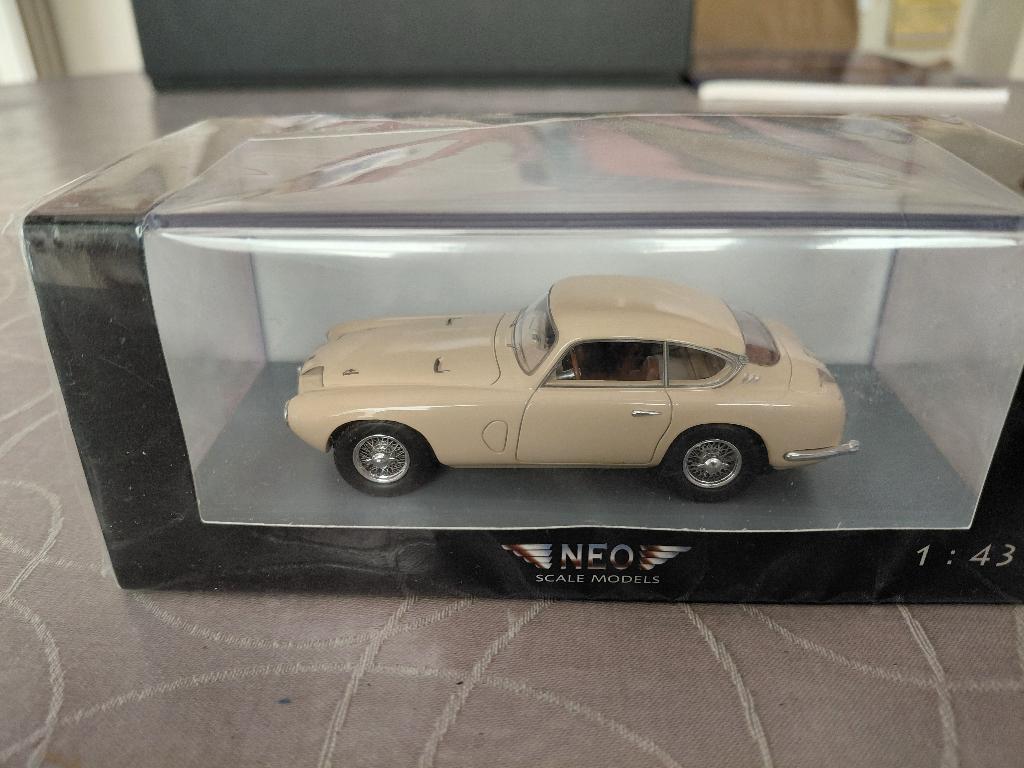 Neo Model 45590 Pegaso Z 102 Berlinetta Touring 1953  1:43, Hobby en Vrije tijd, Modelauto's | 1:43, Ophalen of Verzenden, Zo goed als nieuw
