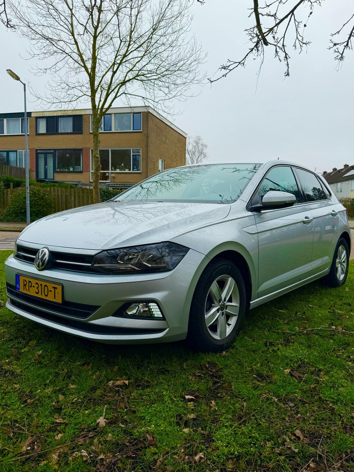 Volkswagen Polo 1.0 TSI Comfort | Origineel NL | Nieuwe APK, Auto's, Voorwielaandrijving, Euro 5, 40 €/maand, 23 km/l