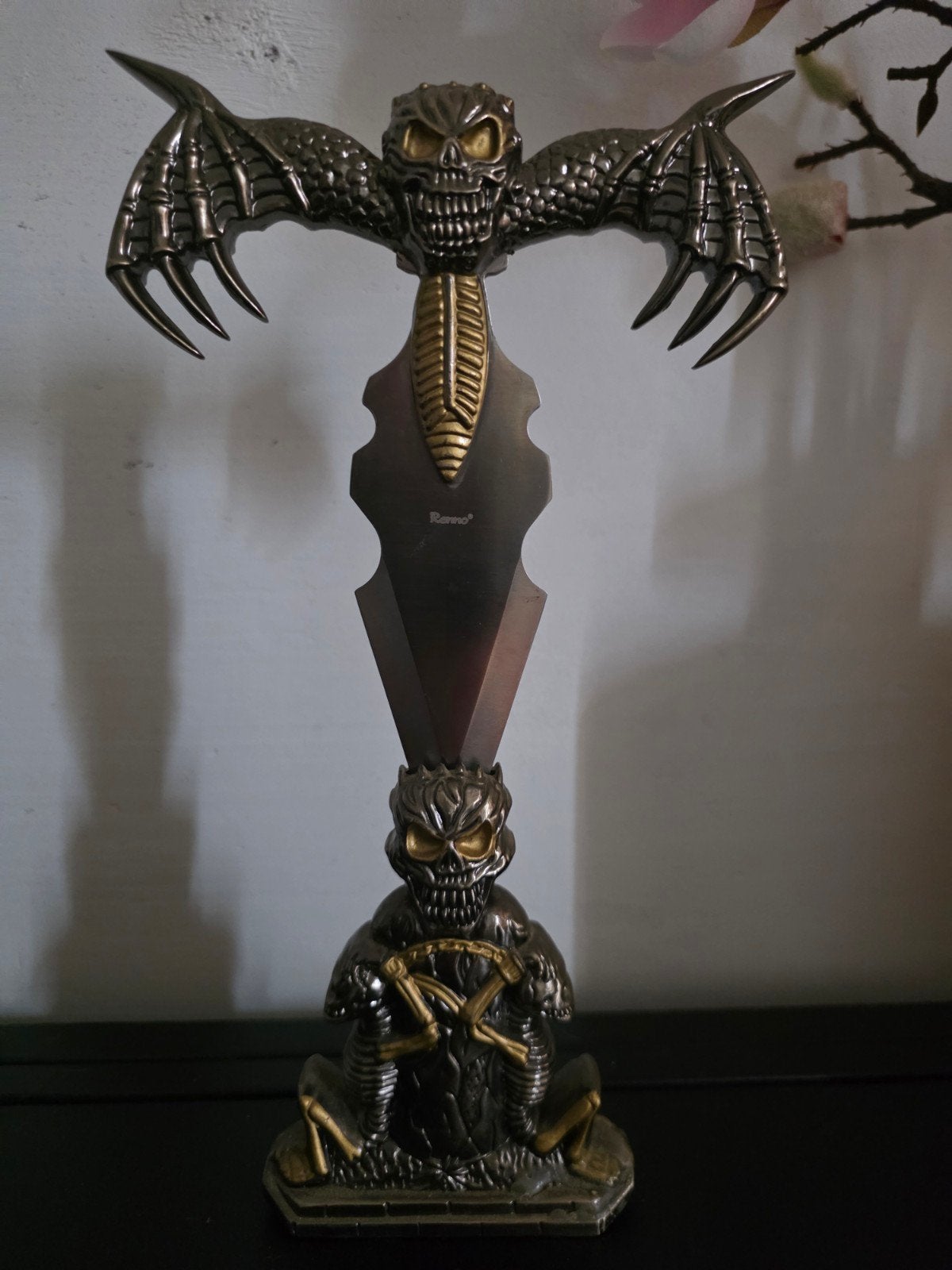 decoratief schedel briefopener winged skull dagger, Ophalen of Verzenden, Zo goed als nieuw, Metaal, Overige stijlen