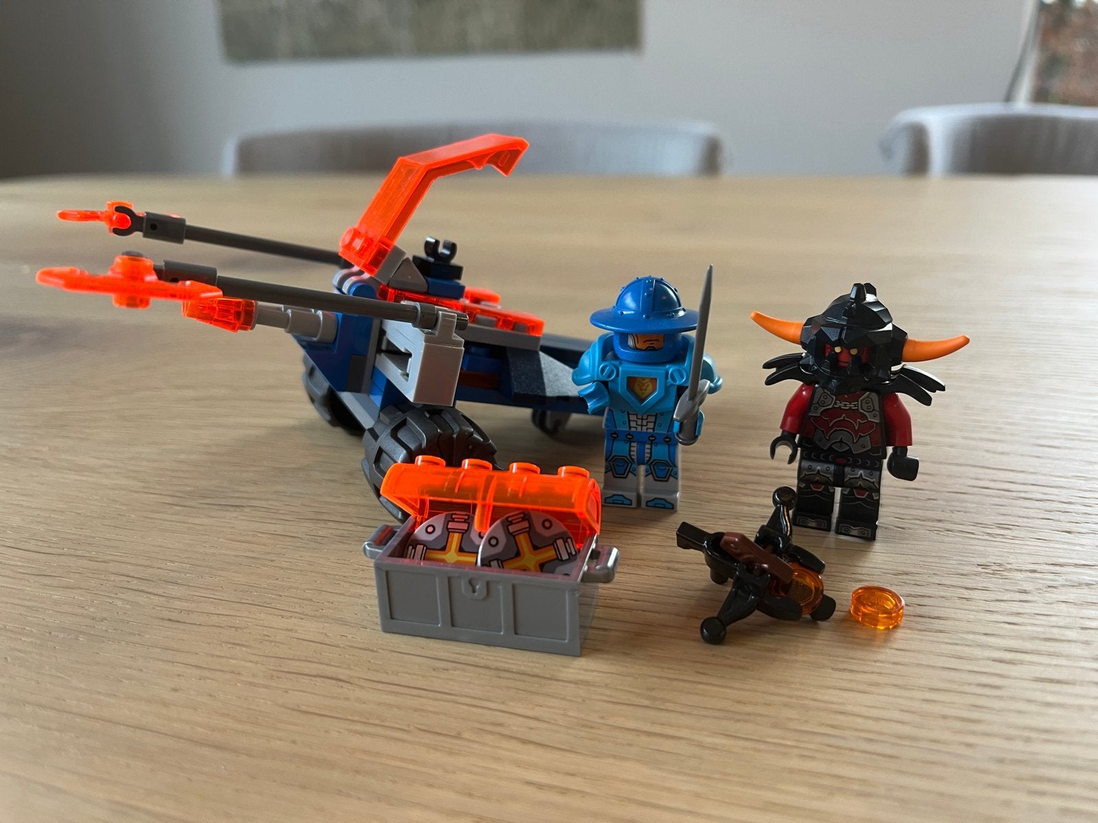 LEGO Nexo Knights 70310 Ridderstrijder met minifiguren, Lego, Ophalen of Verzenden, Zo goed als nieuw, Compleet