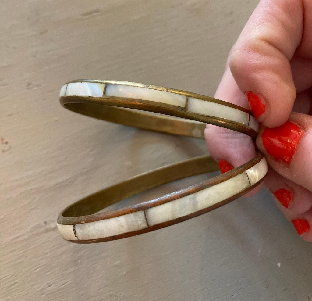 Vintage messing ingelegd parelmoer armbanden slavenarmbanden, Sieraden, Tassen en Uiterlijk, Armbanden, Ophalen of Verzenden, Zo goed als nieuw