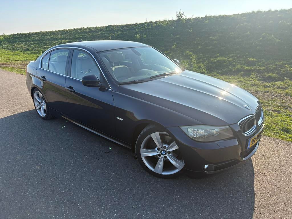 BMW 3-Serie 325I 3.0 LCI 218PK AUT 2009 Blauw - Ivory white, Auto's, Automaat, 745 kg, Achterwielaandrijving, Beige