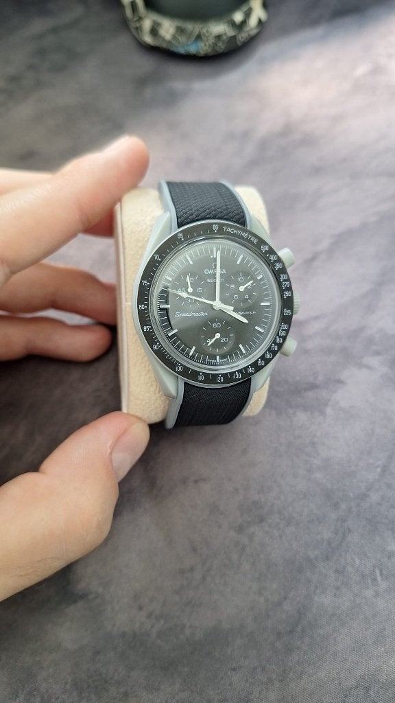 Omega  Swatch MoonSwatch “Mission to the Moon”, Zwart, Swatch, Ophalen of Verzenden, Zo goed als nieuw