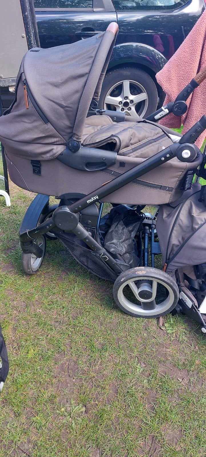 mooie donkergroene kinderwagen van Mutsy Evo, Ophalen, Gebruikt