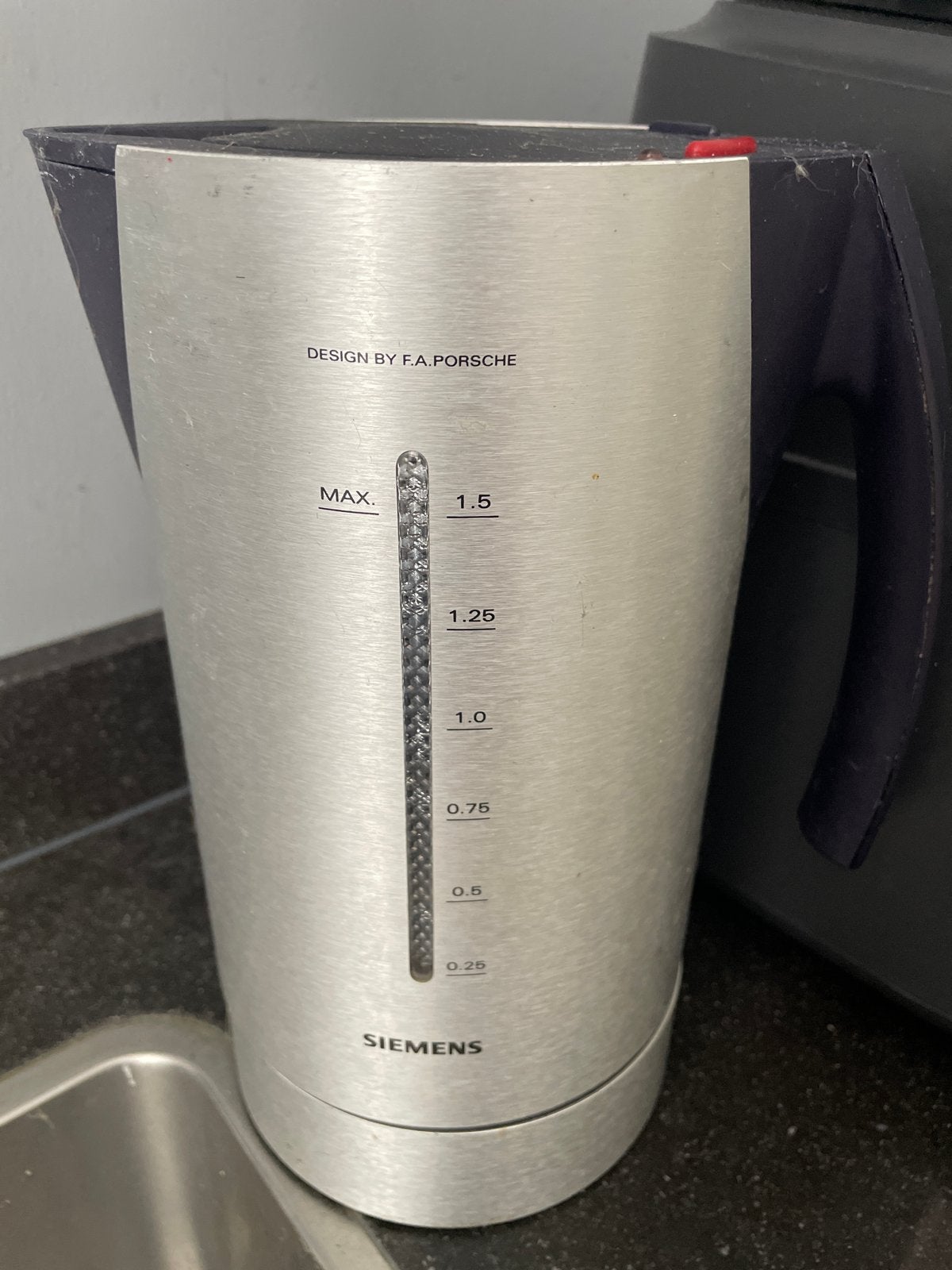 Siemens waterkoker - Design by F.A. Porsche, Witgoed en Apparatuur, Waterkokers, 1 tot 2 liter, Ophalen of Verzenden, Gebruikt