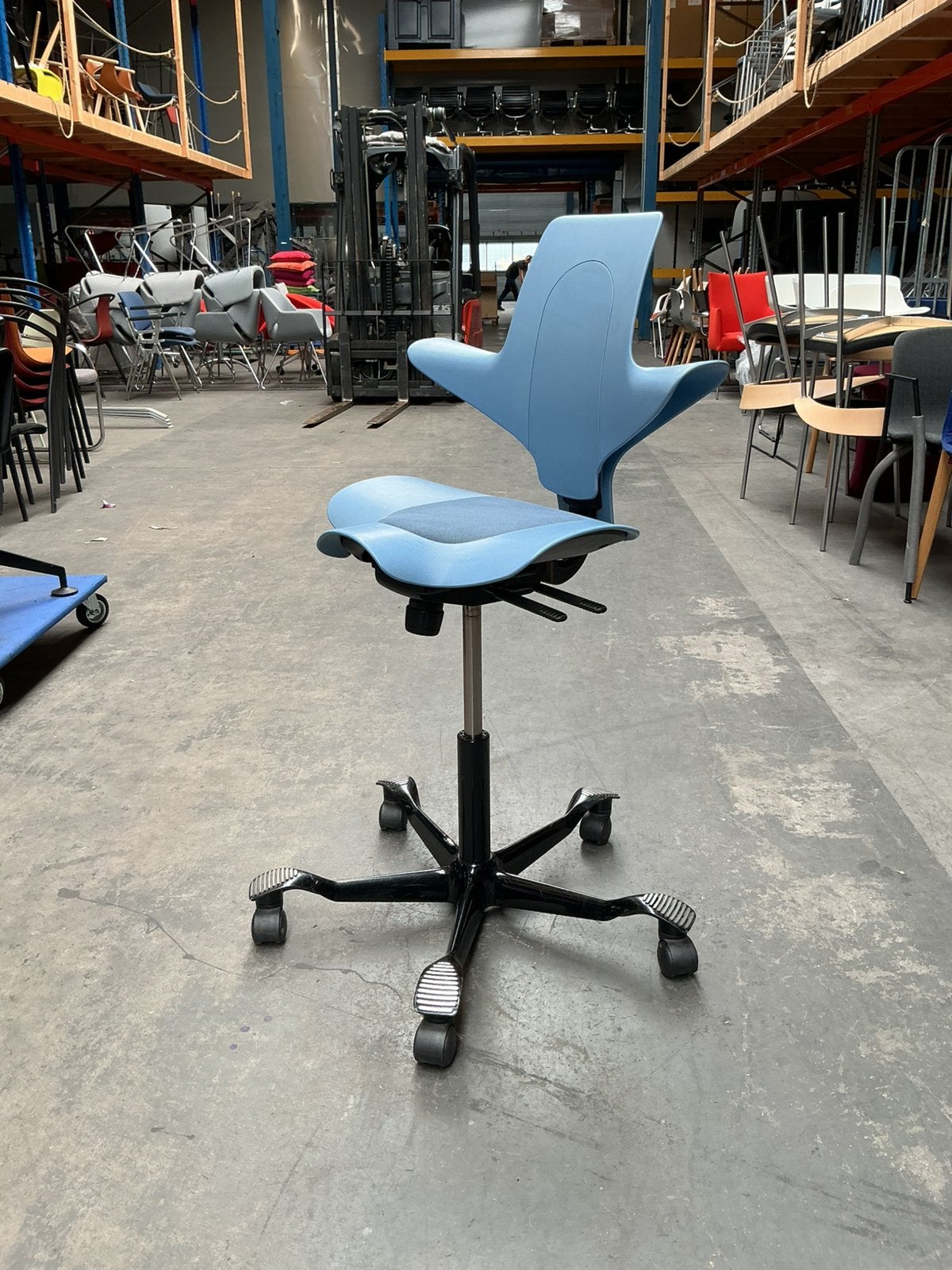 HAG Capisco 8010 Puls Bureaustoel | ZH 47-66 cm | Lichtblauw