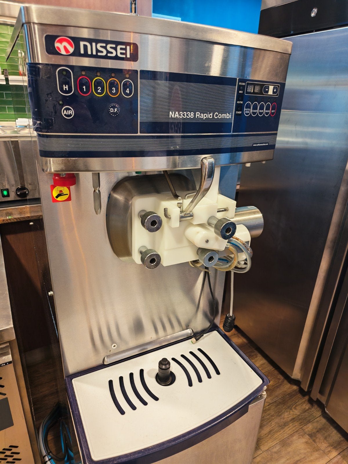 Nissei NA3338 Rapid Combi Softijsmachine, Ophalen, Gebruikt, Koelen en Vriezen