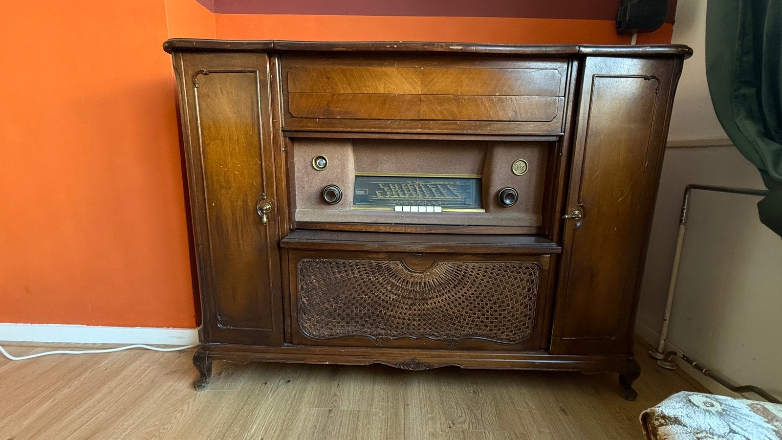 Jaren 50/60 radio-grammofoon combinatiekast, Ophalen