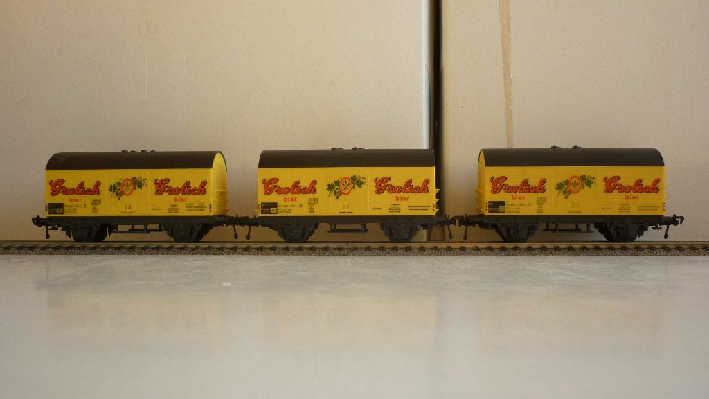 3 Fleischmann H0 Grolsch gesloten goederenwagons, Gebruikt, Gelijkstroom, Fleischmann, Wagon