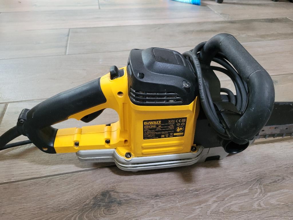DeWALT Aligatorzaag DWE399, Ophalen, 70 mm of meer, Overige typen, Zo goed als nieuw
