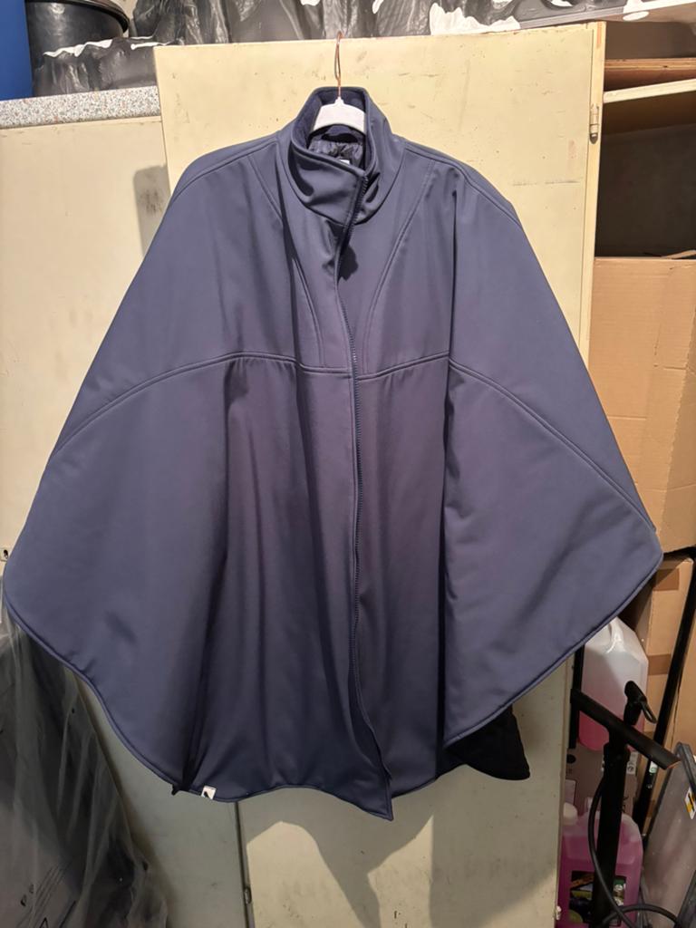 Warme rolstoelcape winddicht en waterafstotend, Ophalen of Verzenden, Zo goed als nieuw, Blauw