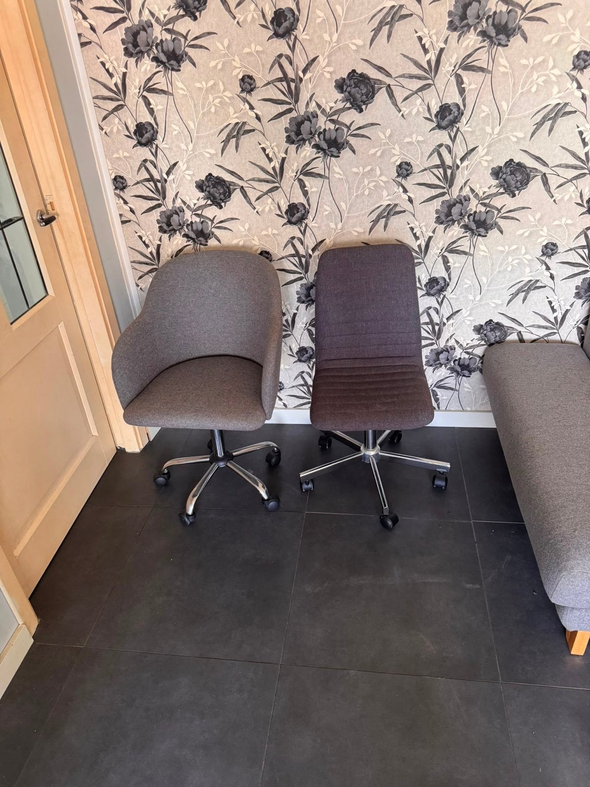 Set van 2 bureaustoelen - Grijs en Bruin, Ophalen, Gebruikt, Grijs, Bureaustoel