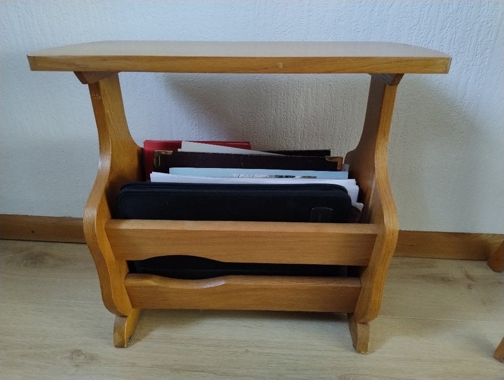 Krantenbak, Huis en Inrichting, Woonaccessoires | Krantenbakken en Lectuurbakken, Krantenbak, Ophalen, Zo goed als nieuw, Hout