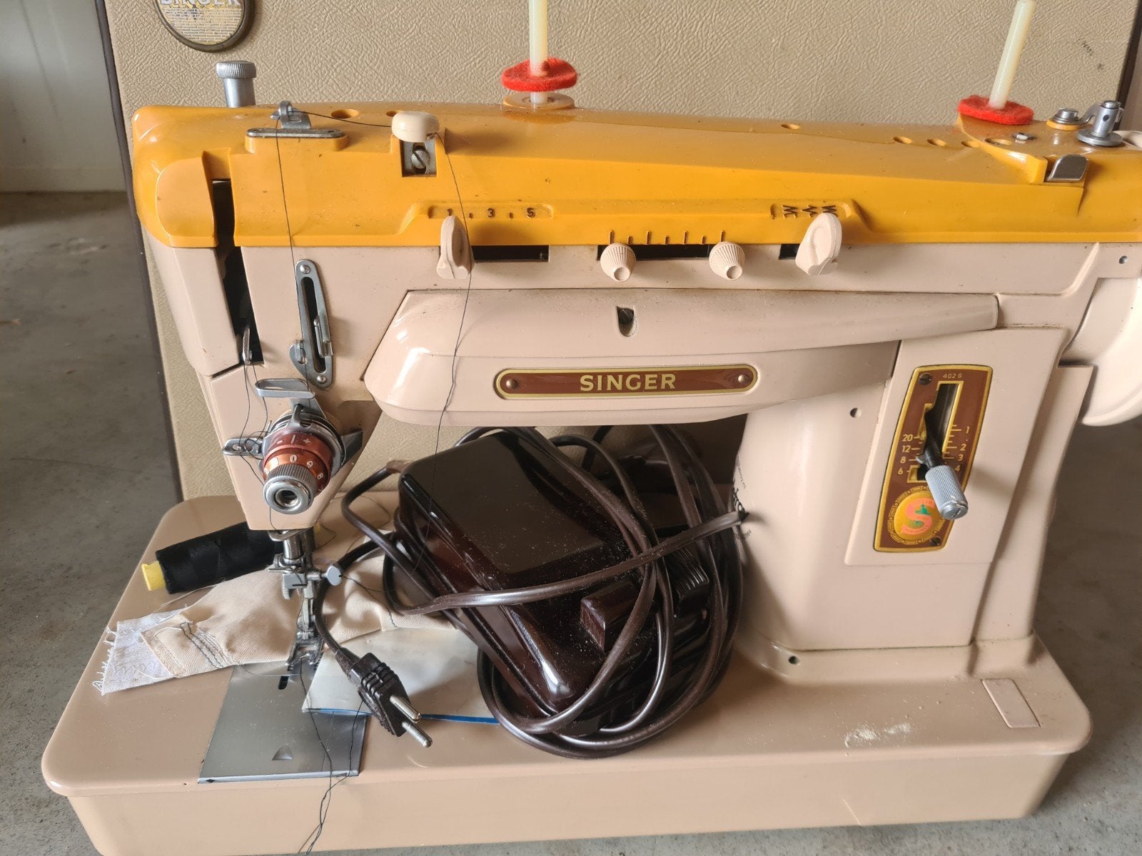 Singer Naaimachine Model 402G - Vintage en Functioneel, Ophalen