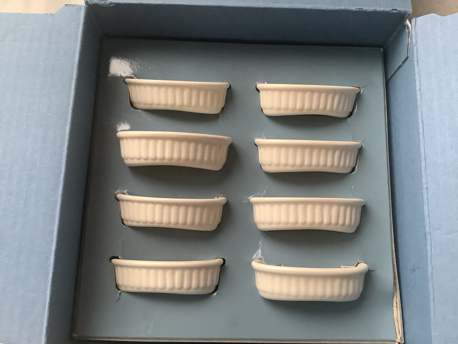Doosje met 8 messenleggers WEDGWOOD EDME., Overige typen, Ophalen of Verzenden, Zo goed als nieuw, Wedgwood