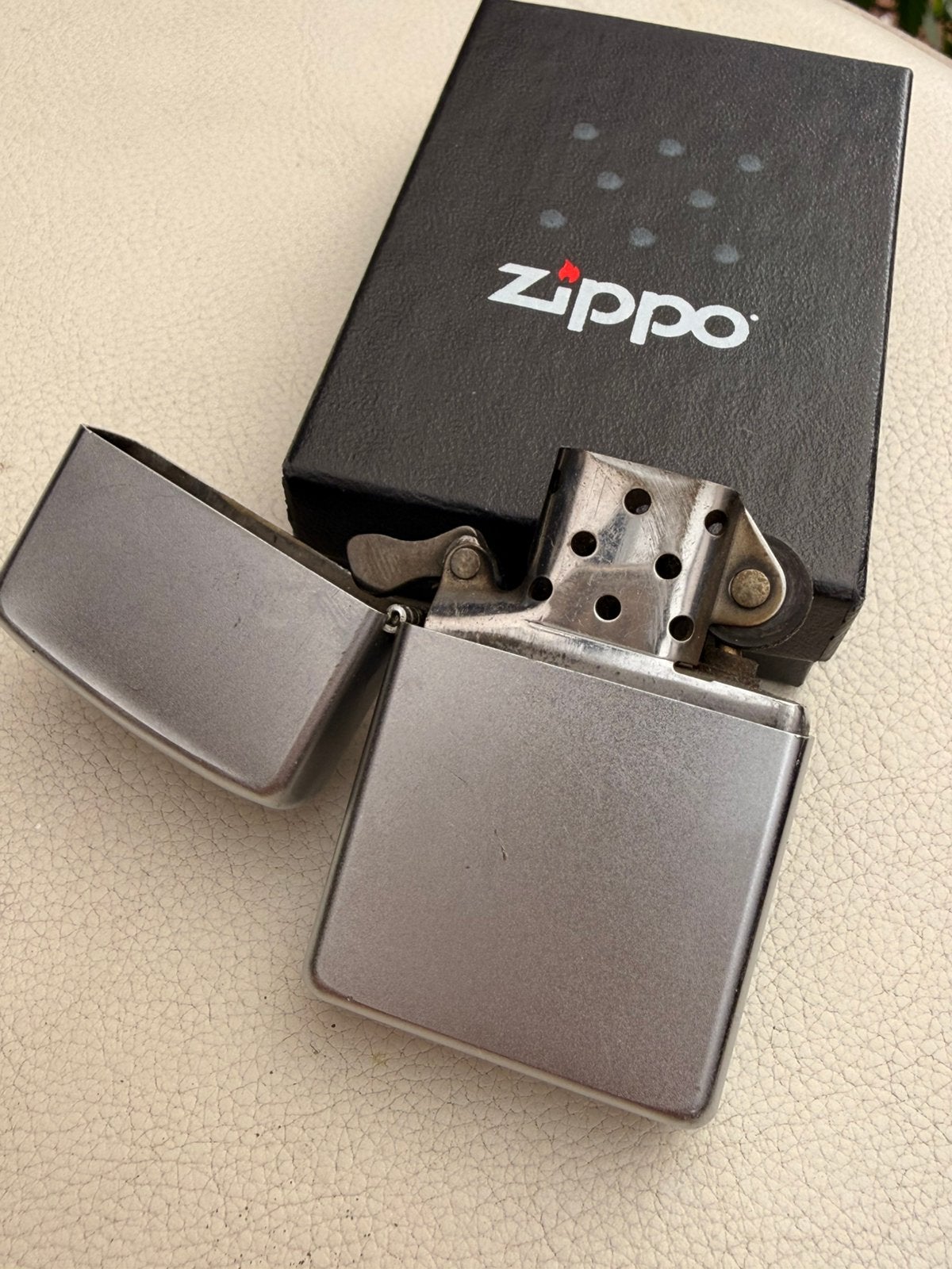 Zippo, Verzenden, Zo goed als nieuw, Aansteker