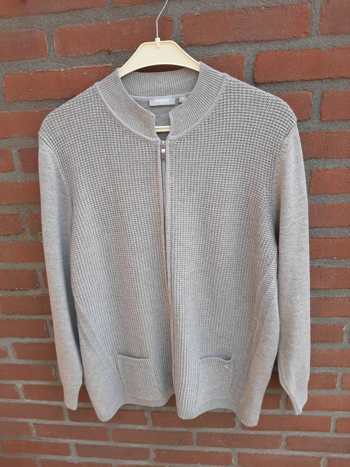Tijdloze vest van RABE. Maat 46. NIEUW., Maat 46/48 (XL) of groter, Nieuw, Ophalen of Verzenden, RABE