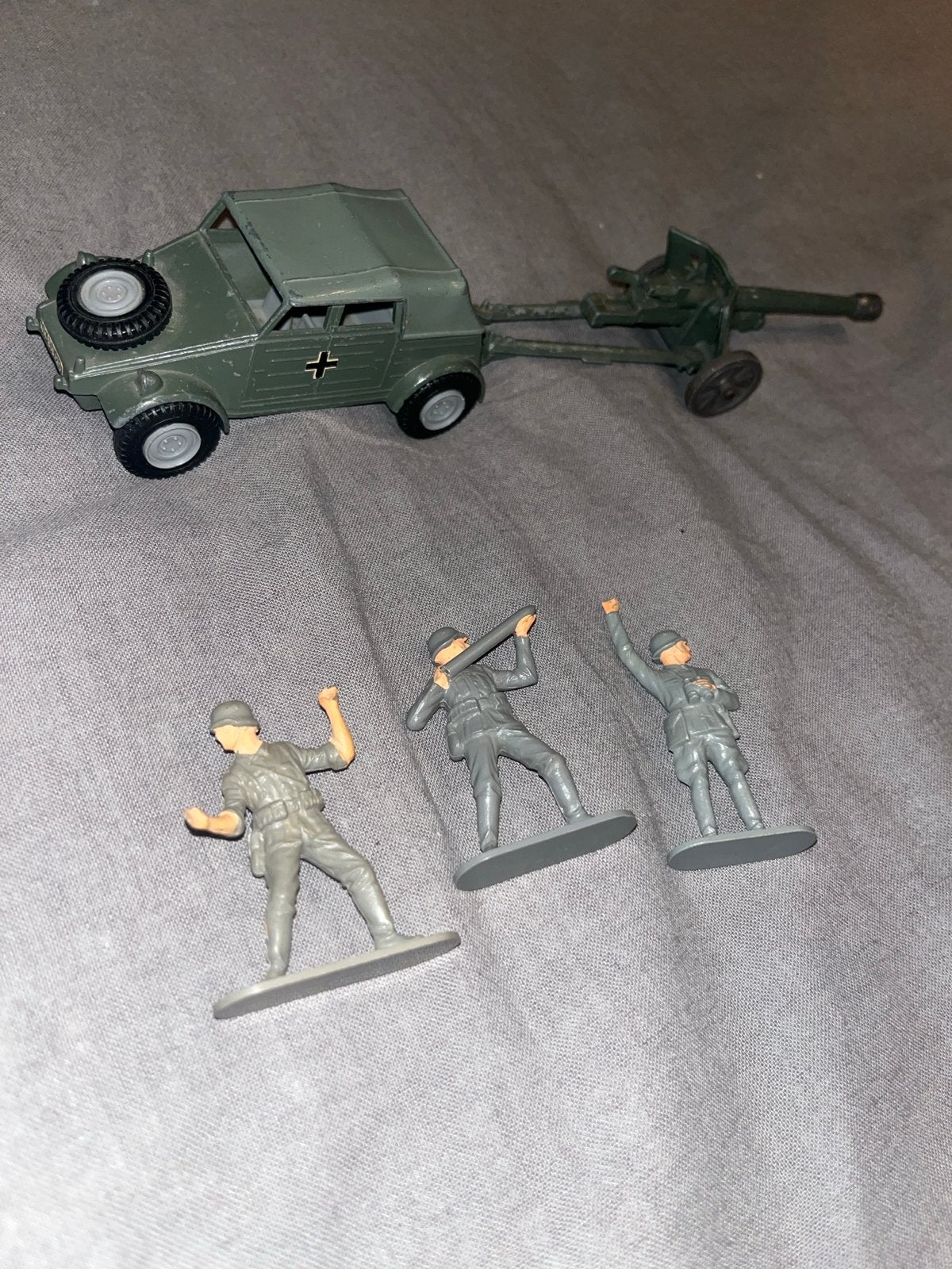 Dinky Toys Volkswagen KDF met anti-tank kanon en soldaten, Ophalen of Verzenden, Gebruikt
