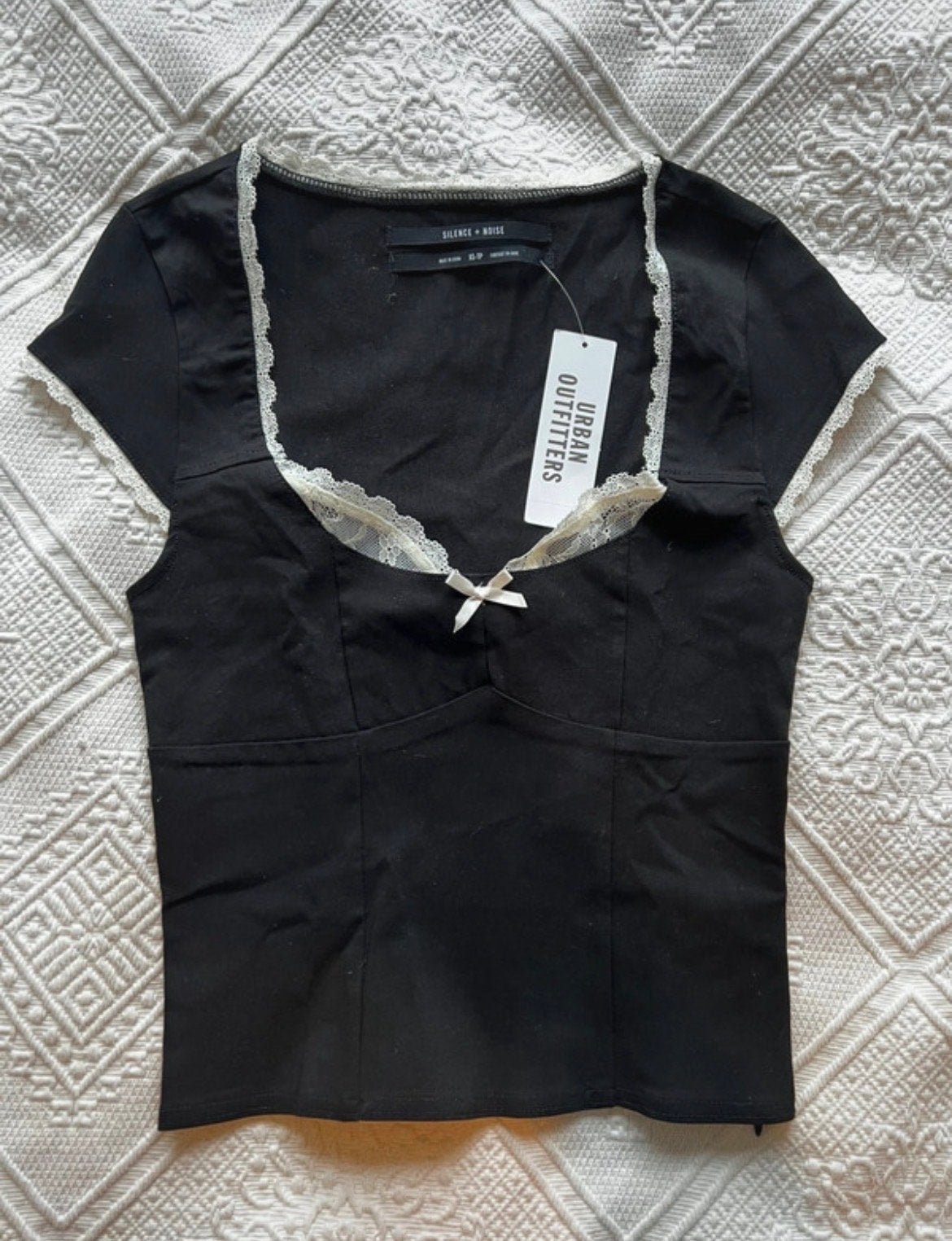Silence + Noise Top met Kant en Strikje - Nieuw met label, Zwart, Nieuw, Ophalen of Verzenden, Korte mouw