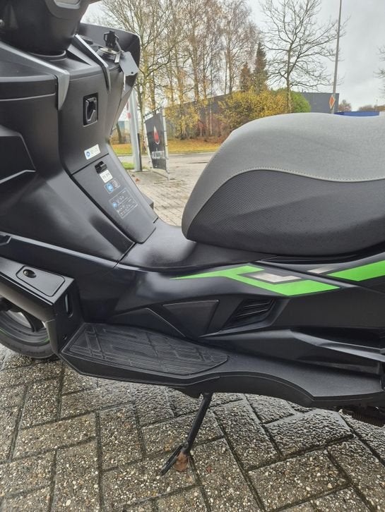 KAWASAKI J 300 (bj 2019), Motoren, 299 cc, Scooter, Bedrijf, Onbekend