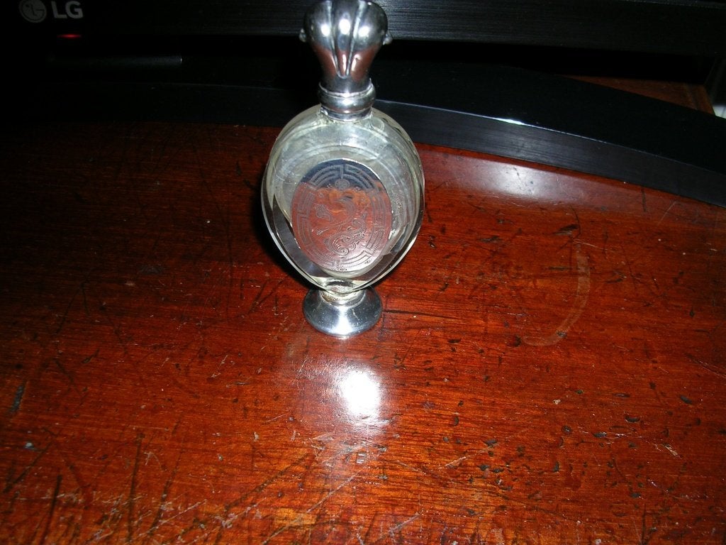 Parfumflesje met zilver gemerkt zie foto., Ophalen of Verzenden, Zilver