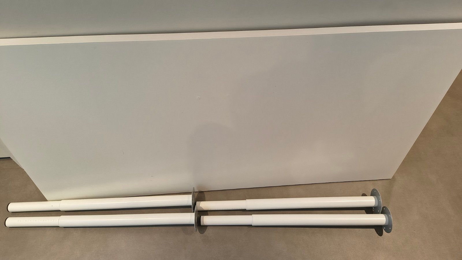IKEA LINNMON Bureau IKEA OLOV verstelbare poten 150x75, Gebruikt, Spaanplaat of MDF, In hoogte verstelbaar, Ophalen of Verzenden