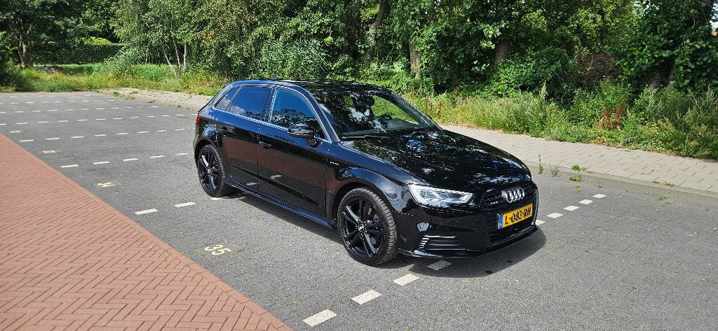 Audi A3 1.4 Tfsi 204pk E-tron S Tronic virtueel dashboard, Stof, 4 cilinders, Zwart, 1395 cc