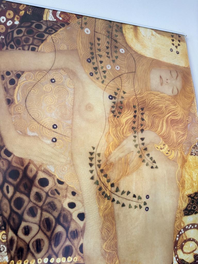 Prachtige Klimt poster in lijst, Ophalen, Overige materialen, Zo goed als nieuw, 75 cm of meer