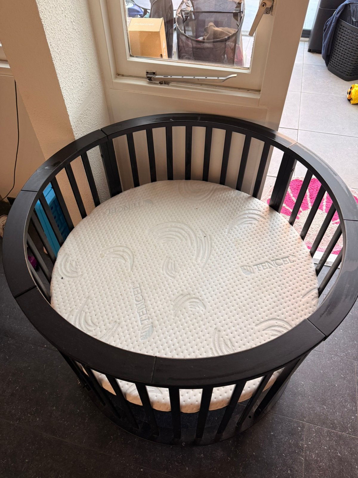 MOET WEG, mooie grote ronde box, Ophalen, Gebruikt, Rond