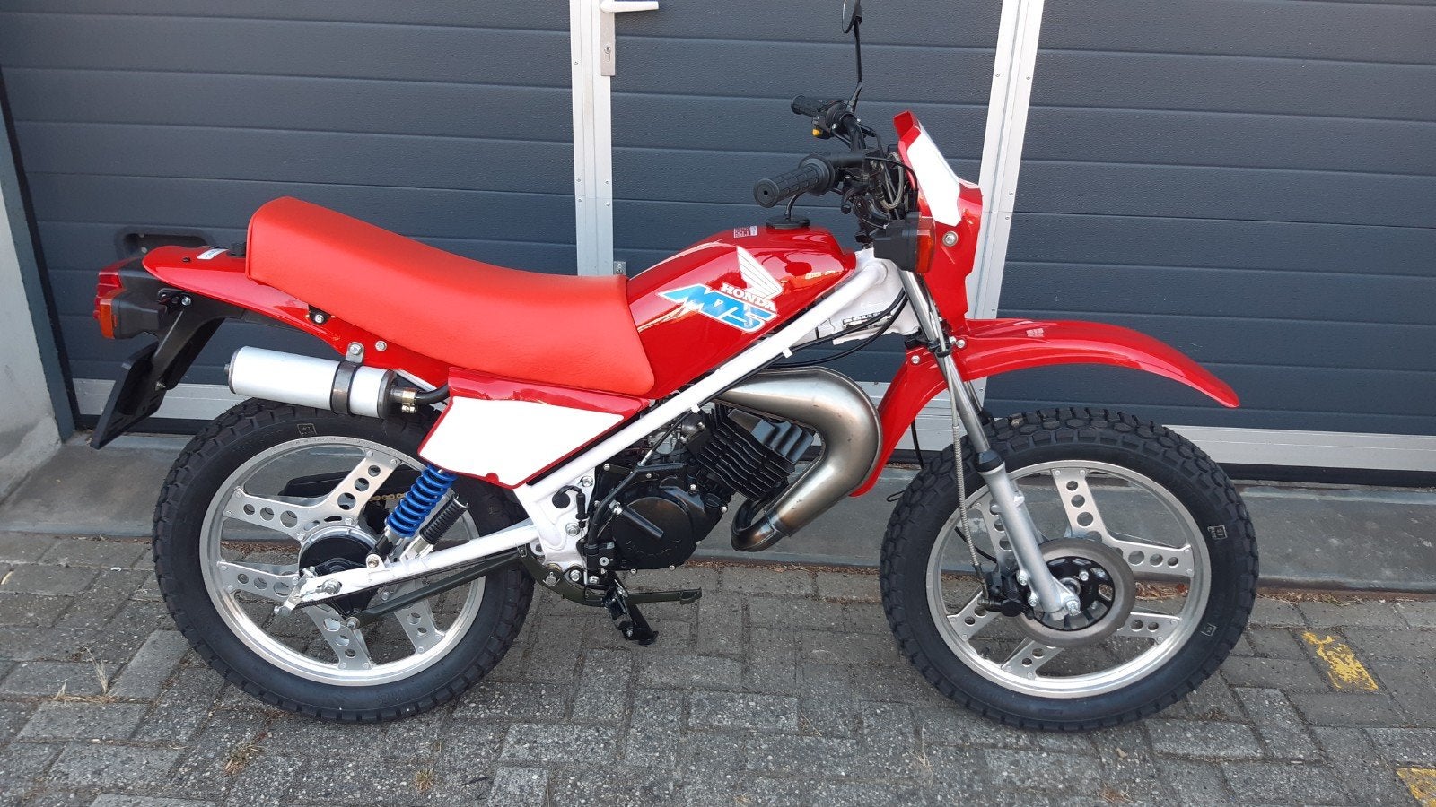 zeer fraaie honda mt8 met kenteken., Ophalen, MT