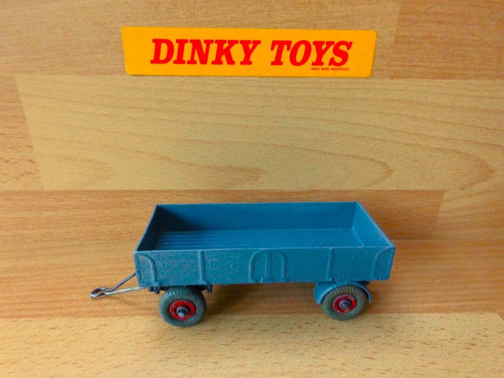 Dinky Toys No 428 grote grijze aanhangwagen / grijze banden, Ophalen of Verzenden, Gebruikt, Bus of Vrachtwagen, Dinky Toys