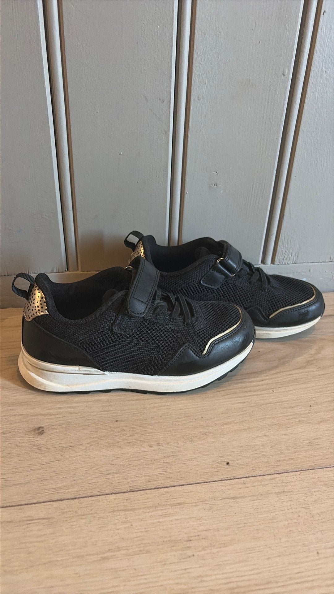 Zwarte schoenen maat 32 merk Hush puppies, Ophalen, Zo goed als nieuw, Meisje, Schoenen