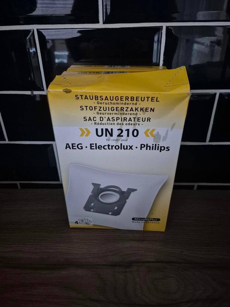 Stofzuigerzakken UN 210 - AEG, Electrolux, Philips, Ophalen of Verzenden, Nieuw
