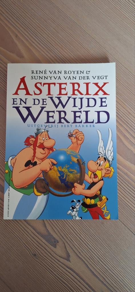 S. van der Vegt - Asterix en de wijde wereld, Boeken, Ophalen of Verzenden, Zo goed als nieuw, S. van der Vegt; R. van Royen