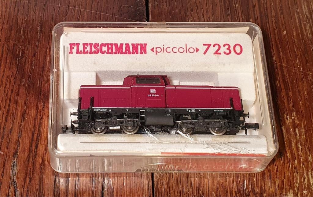 Fleischmann piccolo 7230 Dieselloc V100 BR 212 OVP, Fleischmann, Ophalen of Verzenden, Analoog, Gelijkstroom