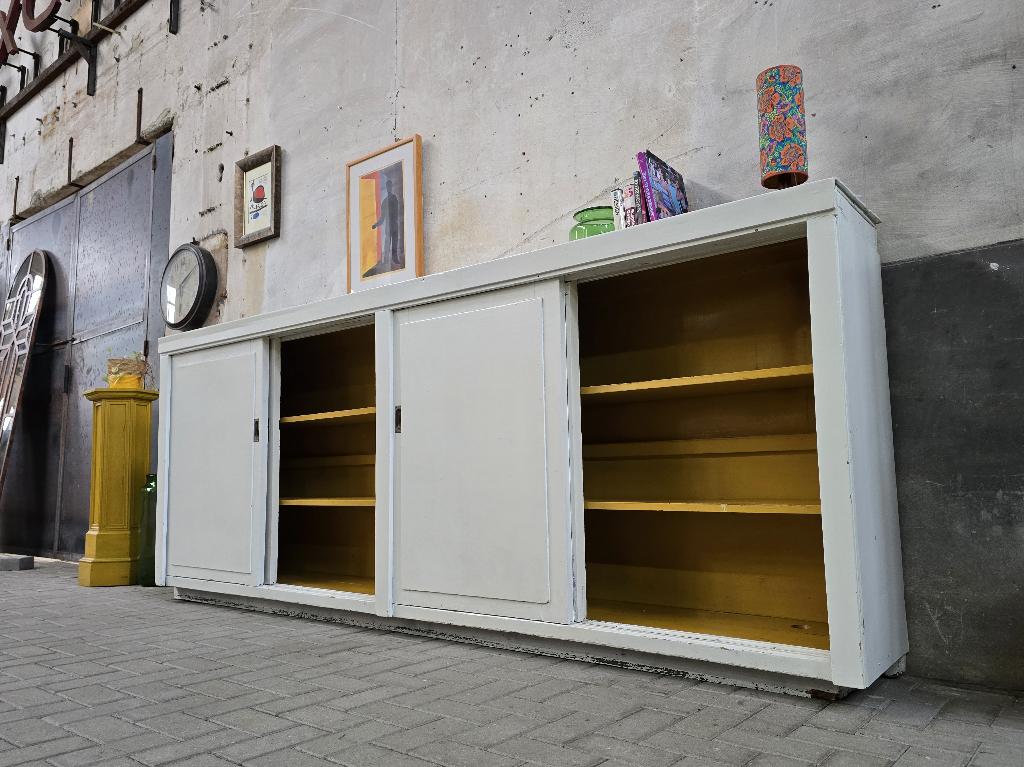 Grote Schoolkast Wit | Vintage Houten Dressoir Wand Kast, Vintage Retro Brocante Landelijk Antiek, Ophalen of Verzenden, 200 cm of meer