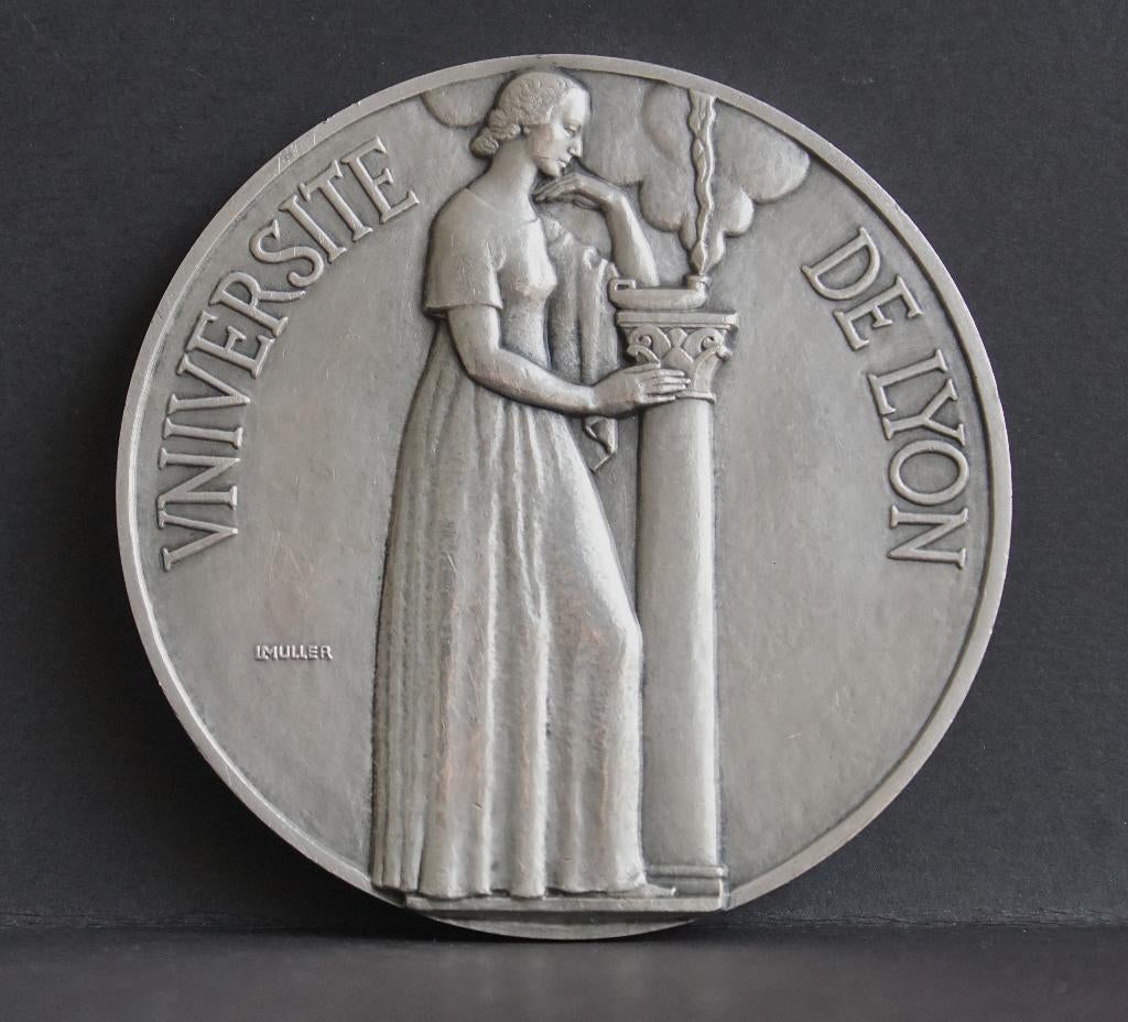 ere doctoraat Armand Delatte massief zilver 252 gram 2e geh., Ophalen of Verzenden, Zilver, Buitenland